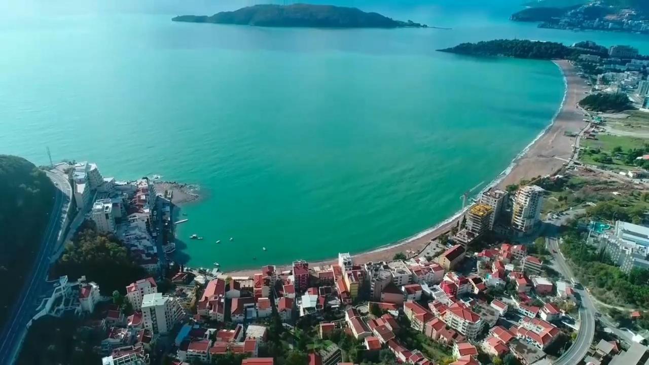 Marina *